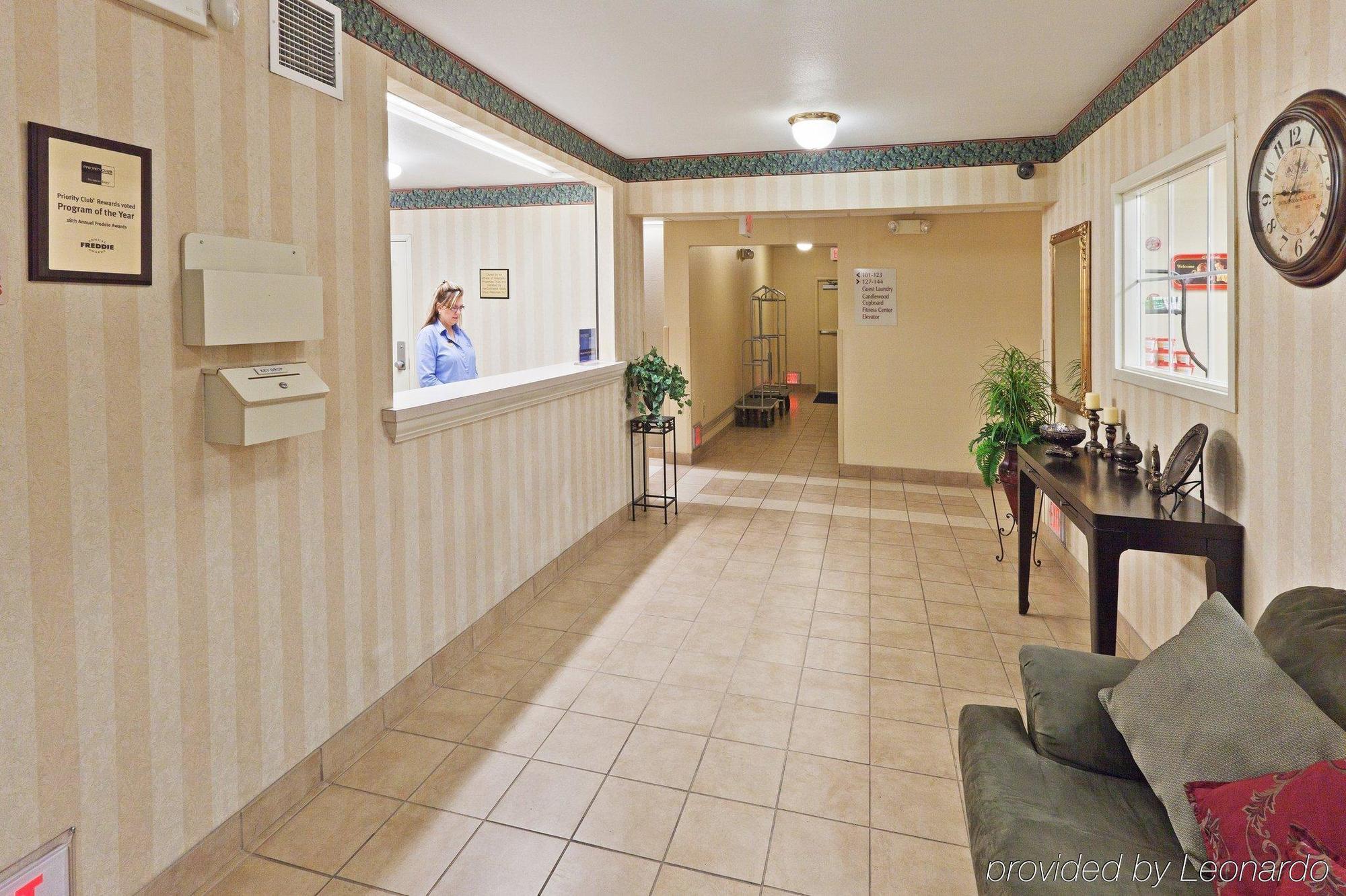 Sonesta Simply Suites Oklahoma City Airport Interior photo